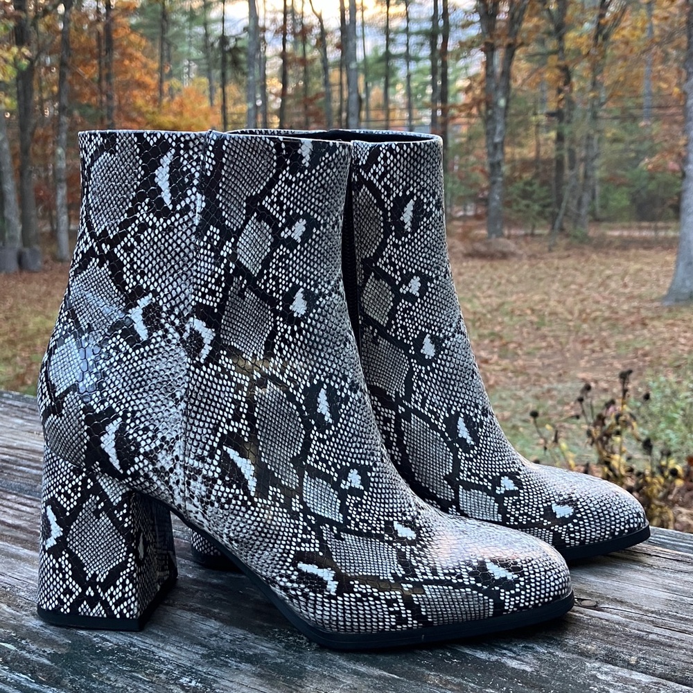 Madden Girl Minglee Snakeskin Print Boots NWT